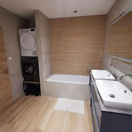 Maison Moderne Et Accueillante *